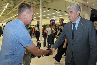 Сергей Грачев: «Меновой двор» – сокращает до минимума дистанцию между производителем и покупателем»